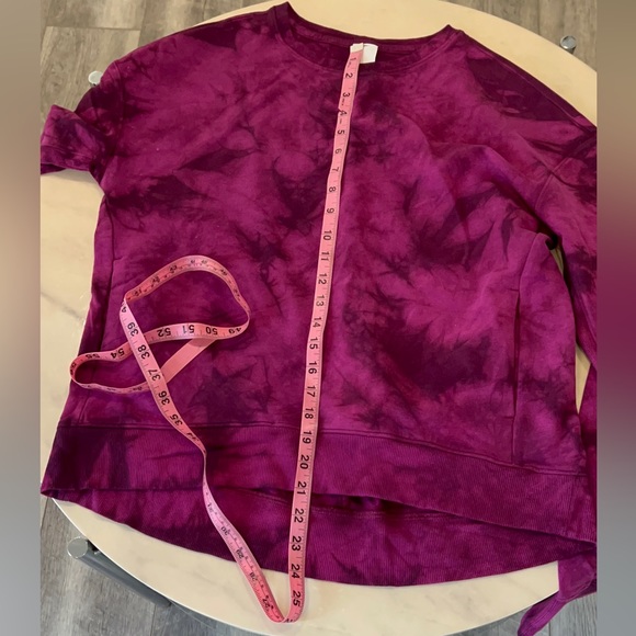 All In Motion Long-Sleeve Tie-Dye Sweatshirt. - Picture 8 of 8